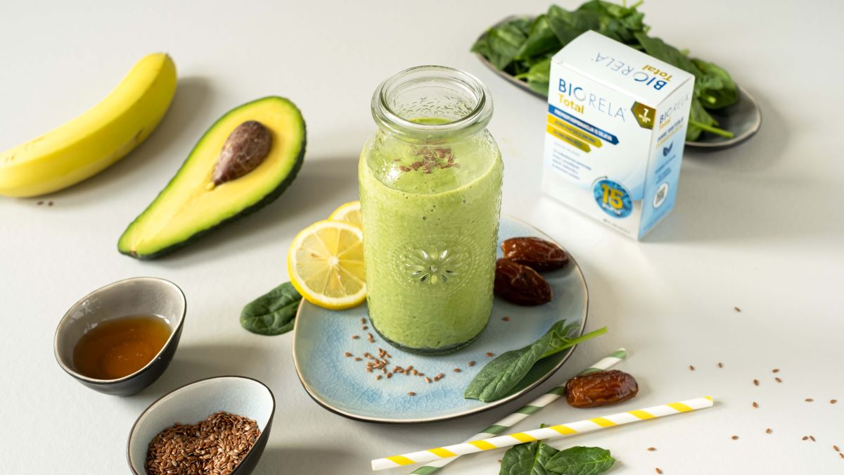 smoothie-od-avokada-i-banane-s-biorelom-total